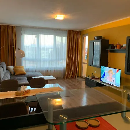 And Spacious Apartman Szófia